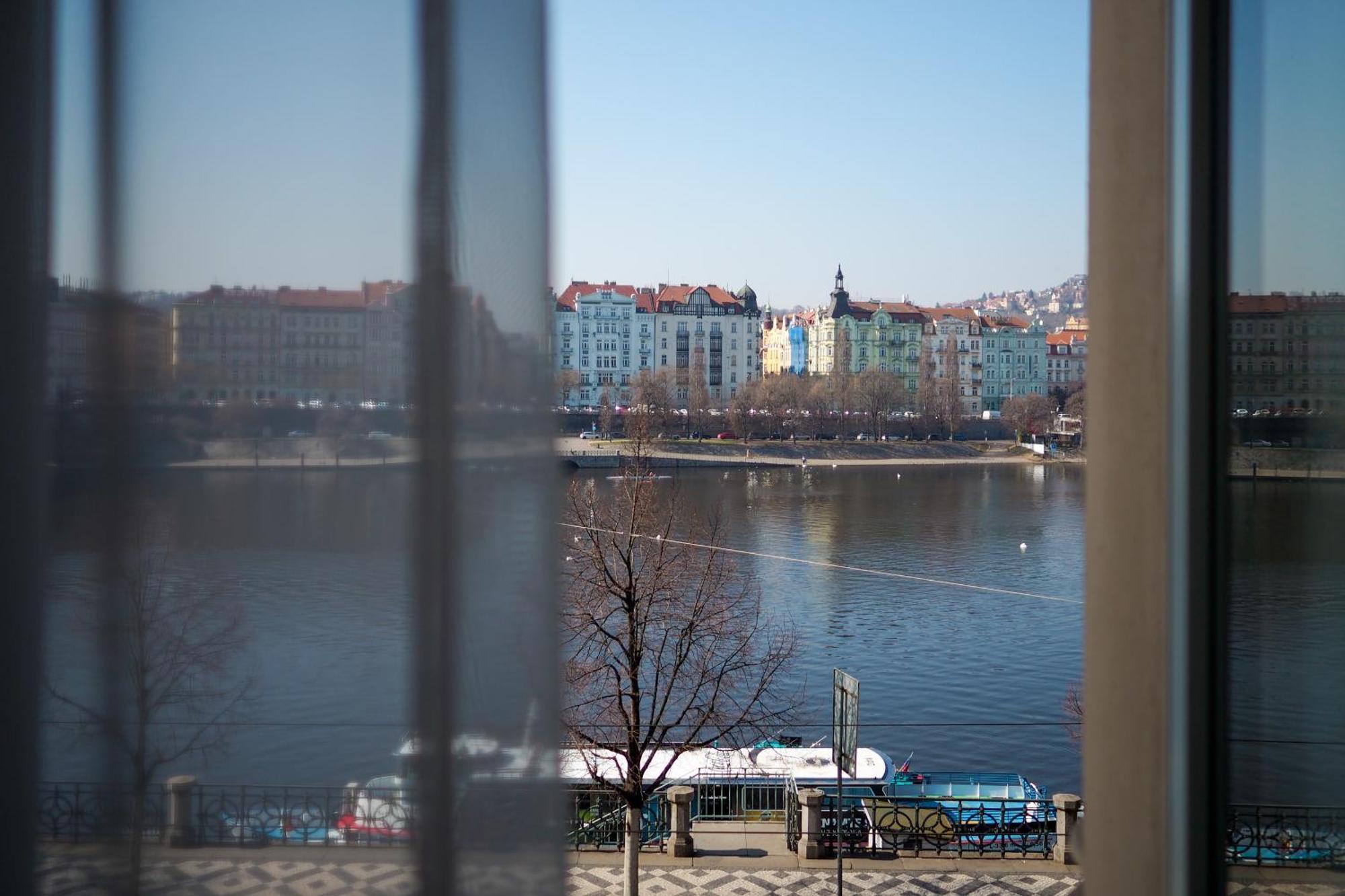 Rasinovo Nabrezi - Riverside Residence Prag Dış mekan fotoğraf